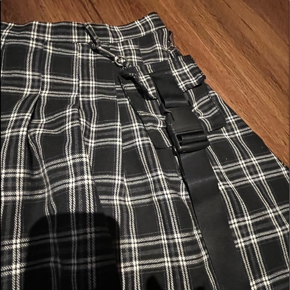 Plaid Flap Pocket Self Tie Cargo Skirt - Picture 5 of 6